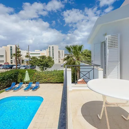4 Schlafzimmer Mit Privatem Pool In