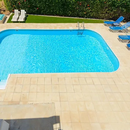 Сasa de vacaciones 4 Schlafzimmer Mit Privatem Pool In