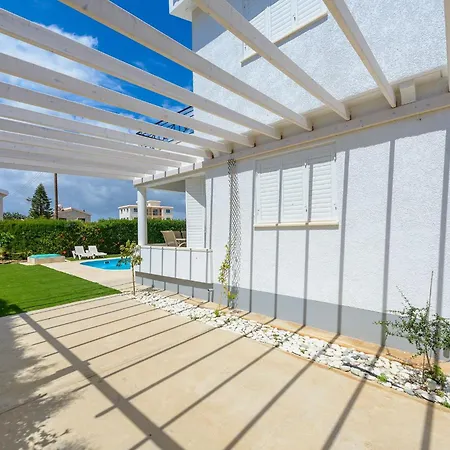 Ferienhaus 4 Schlafzimmer Mit Privatem Pool In Agia Napa