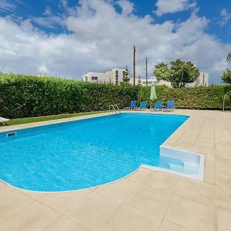 4 Schlafzimmer Mit Privatem Pool In Сasa de vacaciones Ayia Napa
