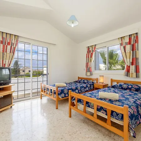 Сasa de vacaciones 4 Schlafzimmer Mit Privatem Pool In Ayia Napa